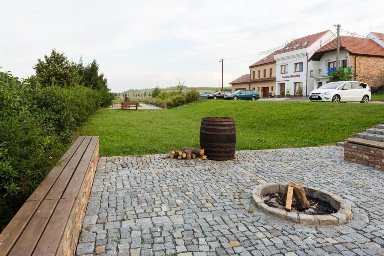 Penzion U Bustiku Sardice Buitenkant foto